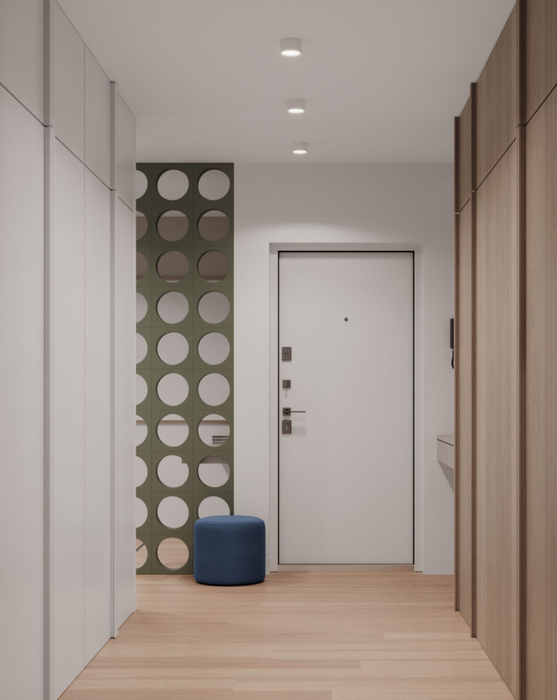 Современный интерьер с яркими акцентами и геометрическими формами