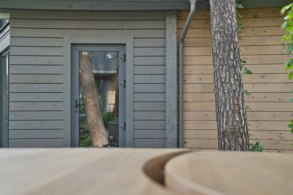 Алюминиевая дверь