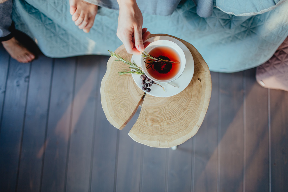 Журнальный стол из спила дуба "Tree"