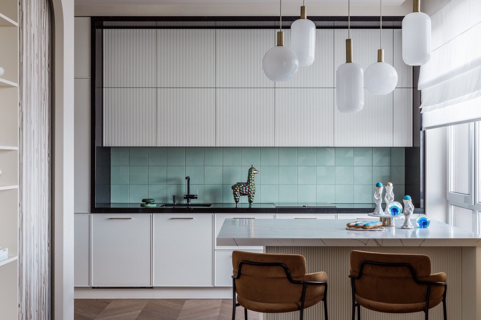 Дом с синими человечками