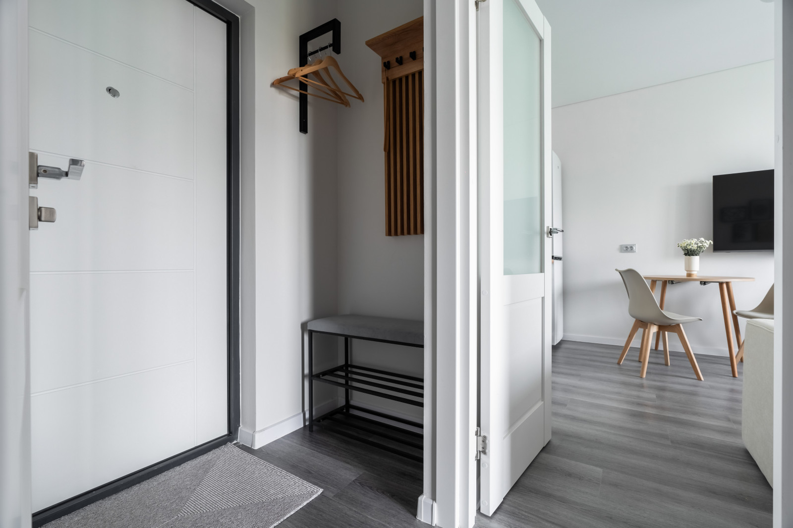 Парадный ансамбль, 2евро, 32м2