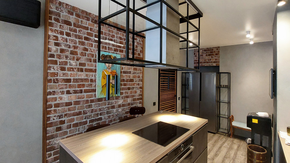 Квартира в Москве в стиле лофт, кухня, холл, санузел, кладовая. 2020 г.