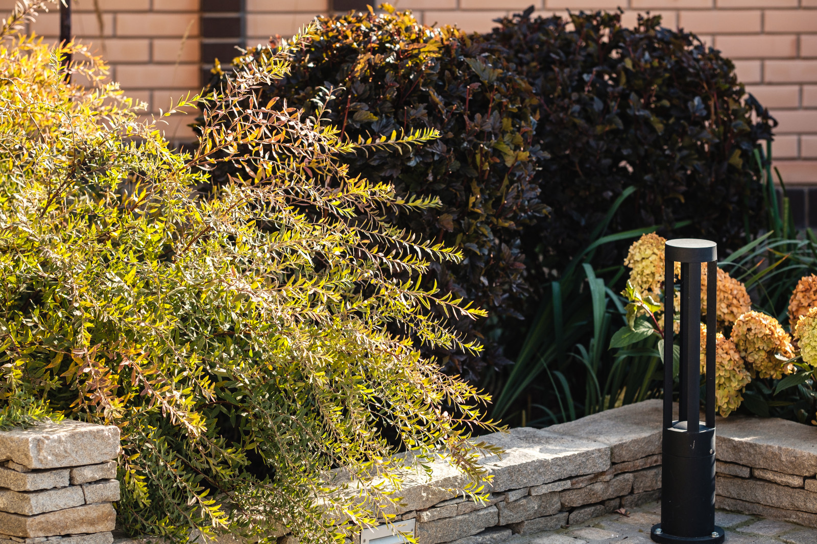 Сад с подпорными стенами