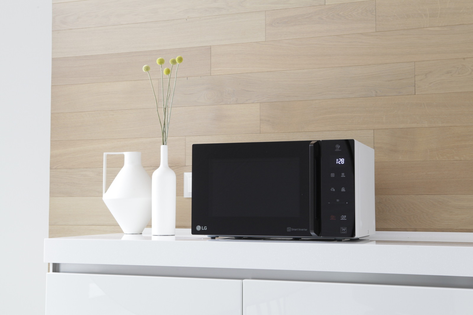 LG NeoChef в интерьере