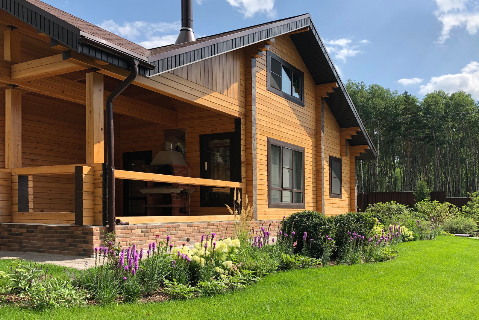 Усадьба на краю леса