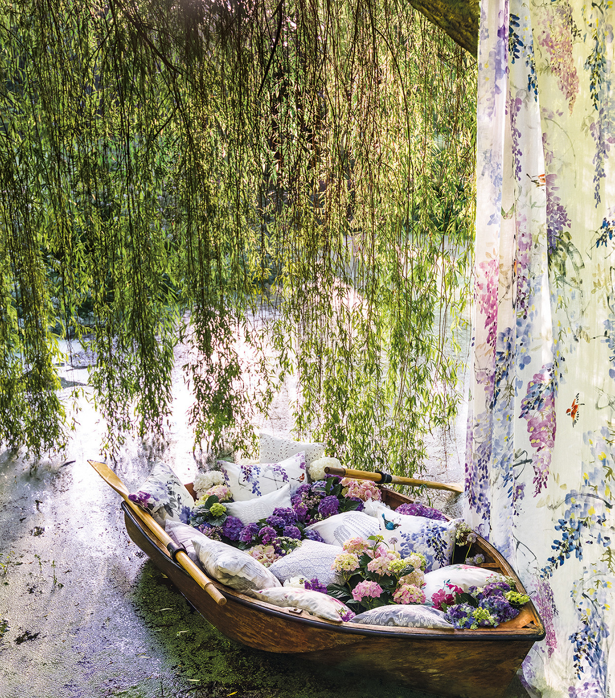 Ткани и обои Waterperry от Sanderson