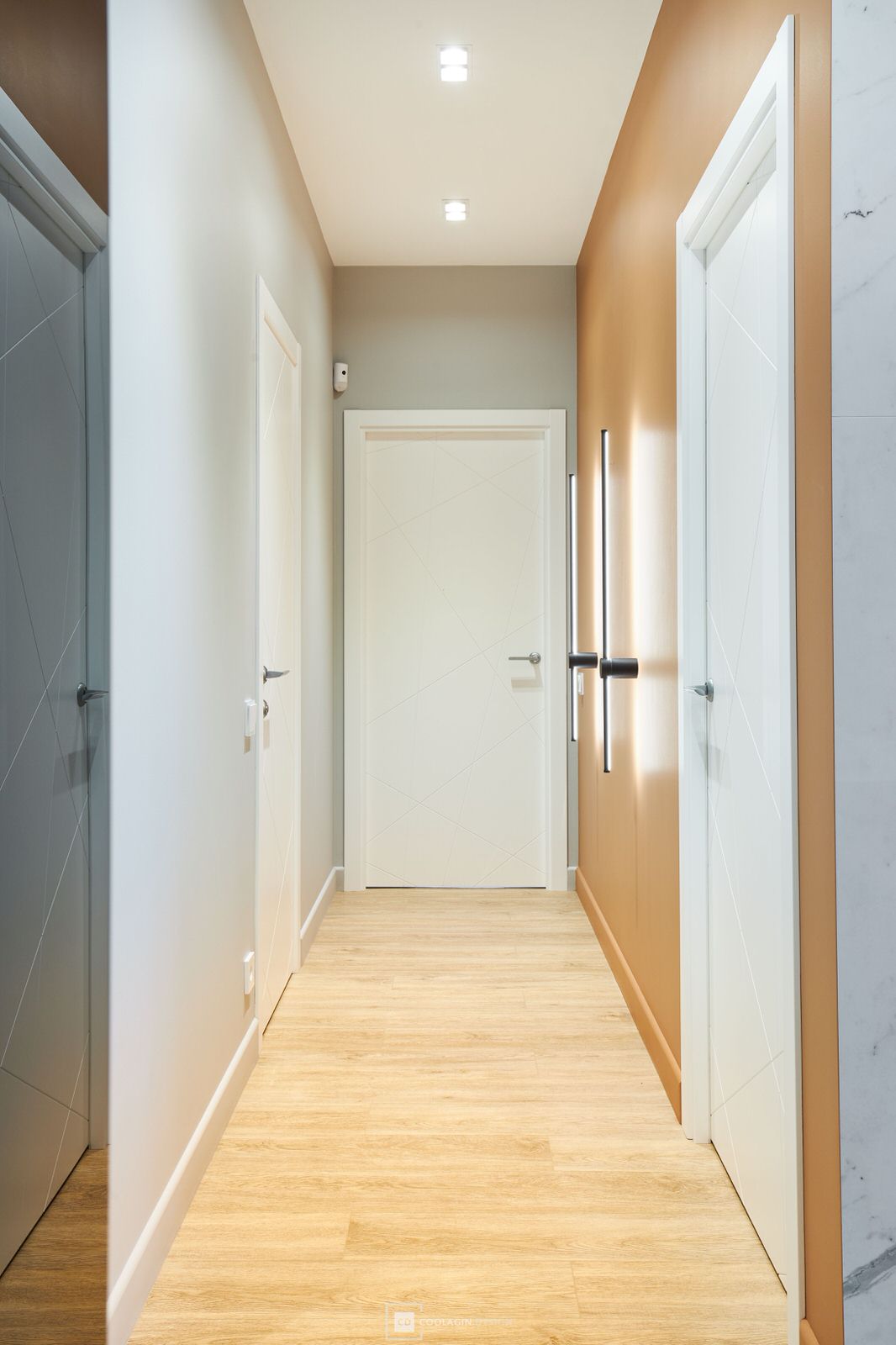 Двухкомнатная квартира с большим угловым окном