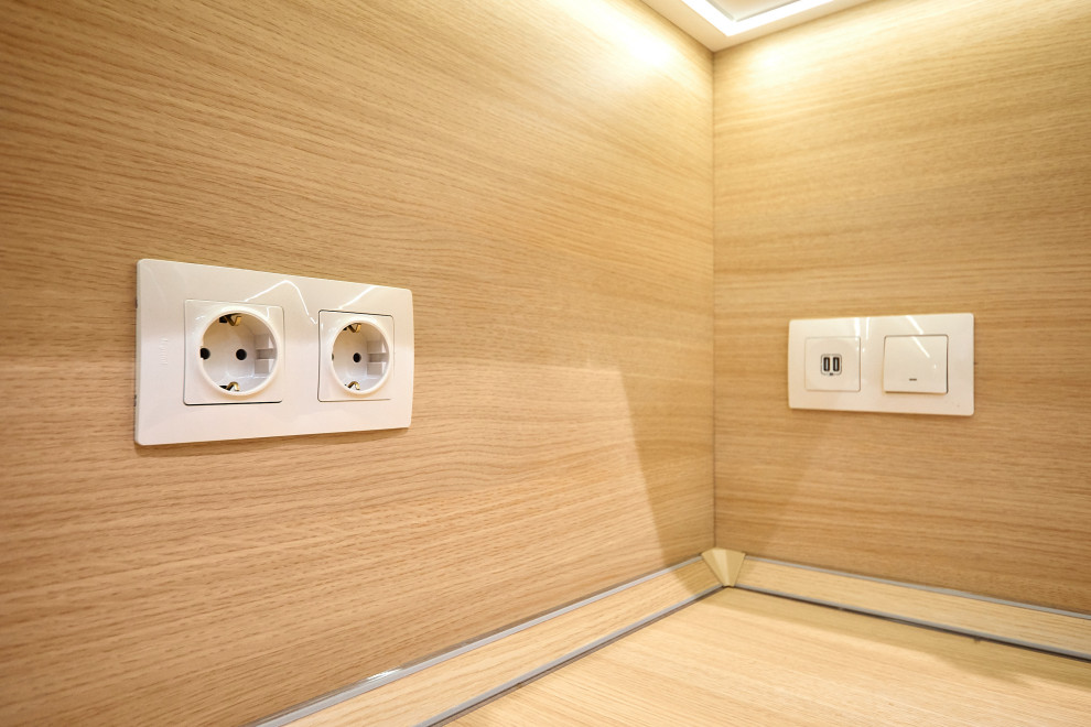 Кухня из эмали и шкаф для хранения