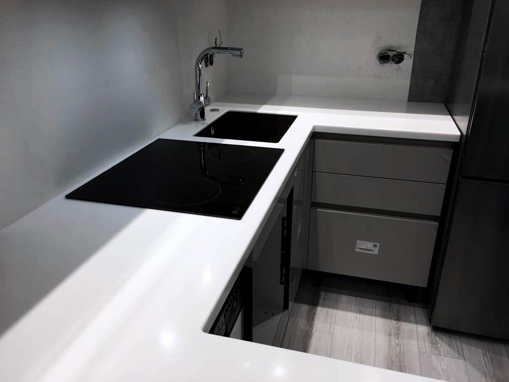 Столешница с барной стойкой из камня Grandex