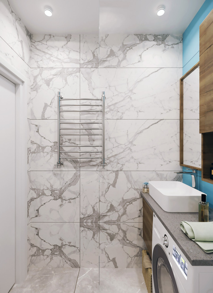 Ванна и туалет в одном стиле