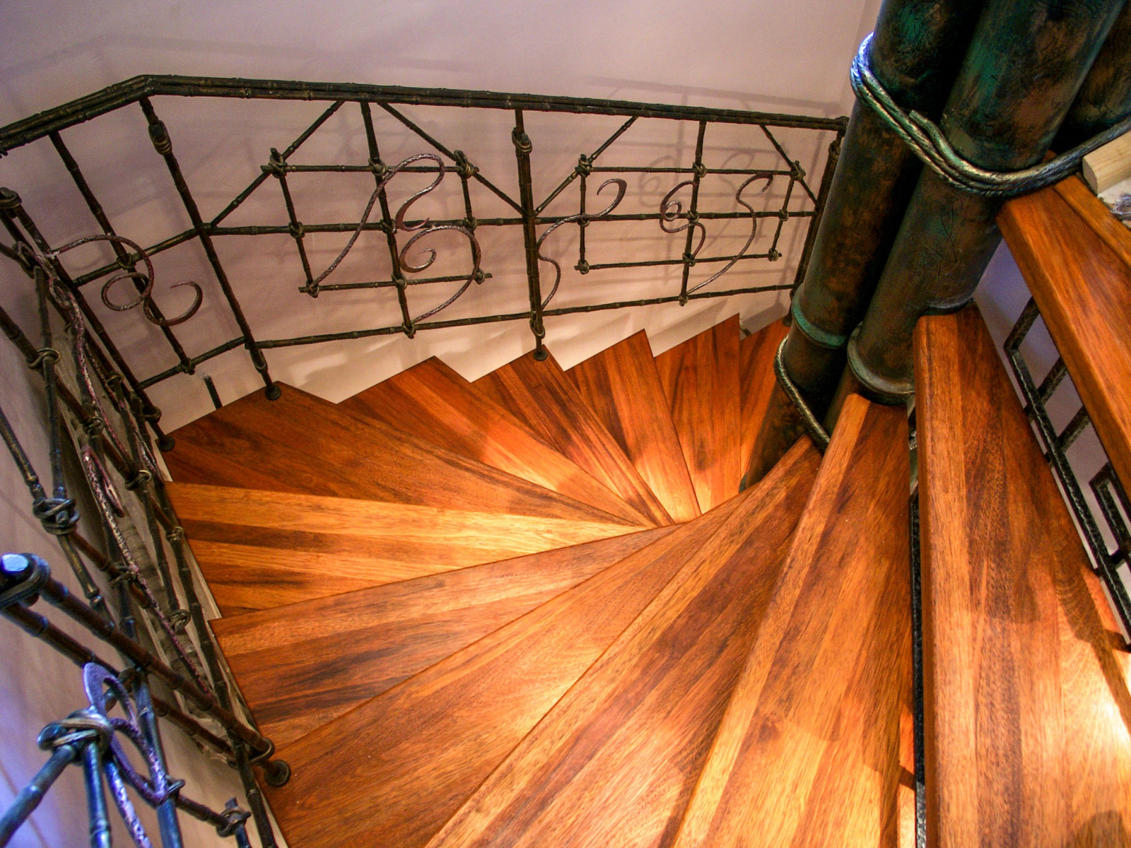 Авторские изделия из металла