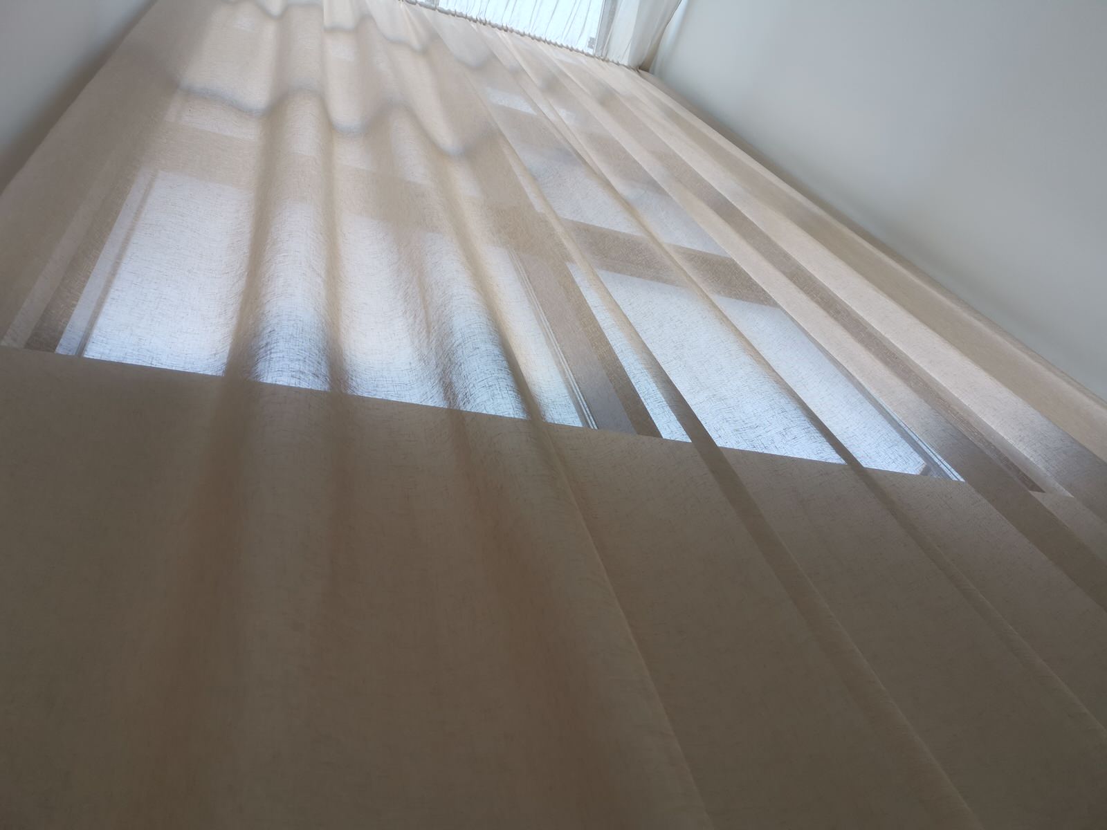 Оформление лестничного окна