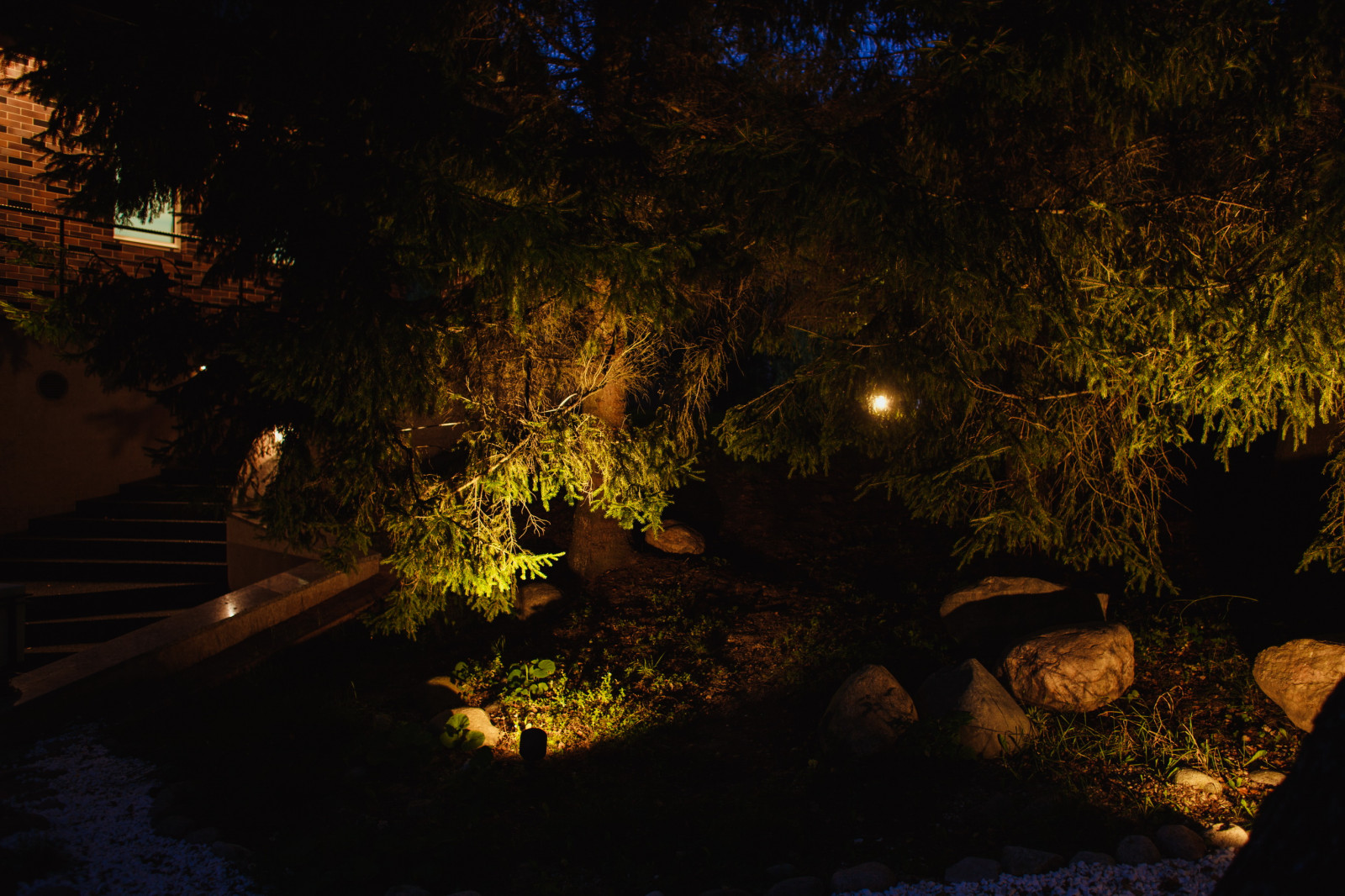 Ландшафтная подсветка