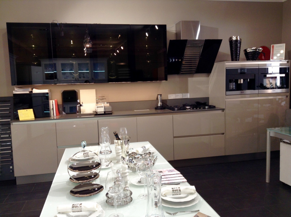 Обложка проекта: Распродажа  Немецкая кухня фабрики Ballerina Kuchen