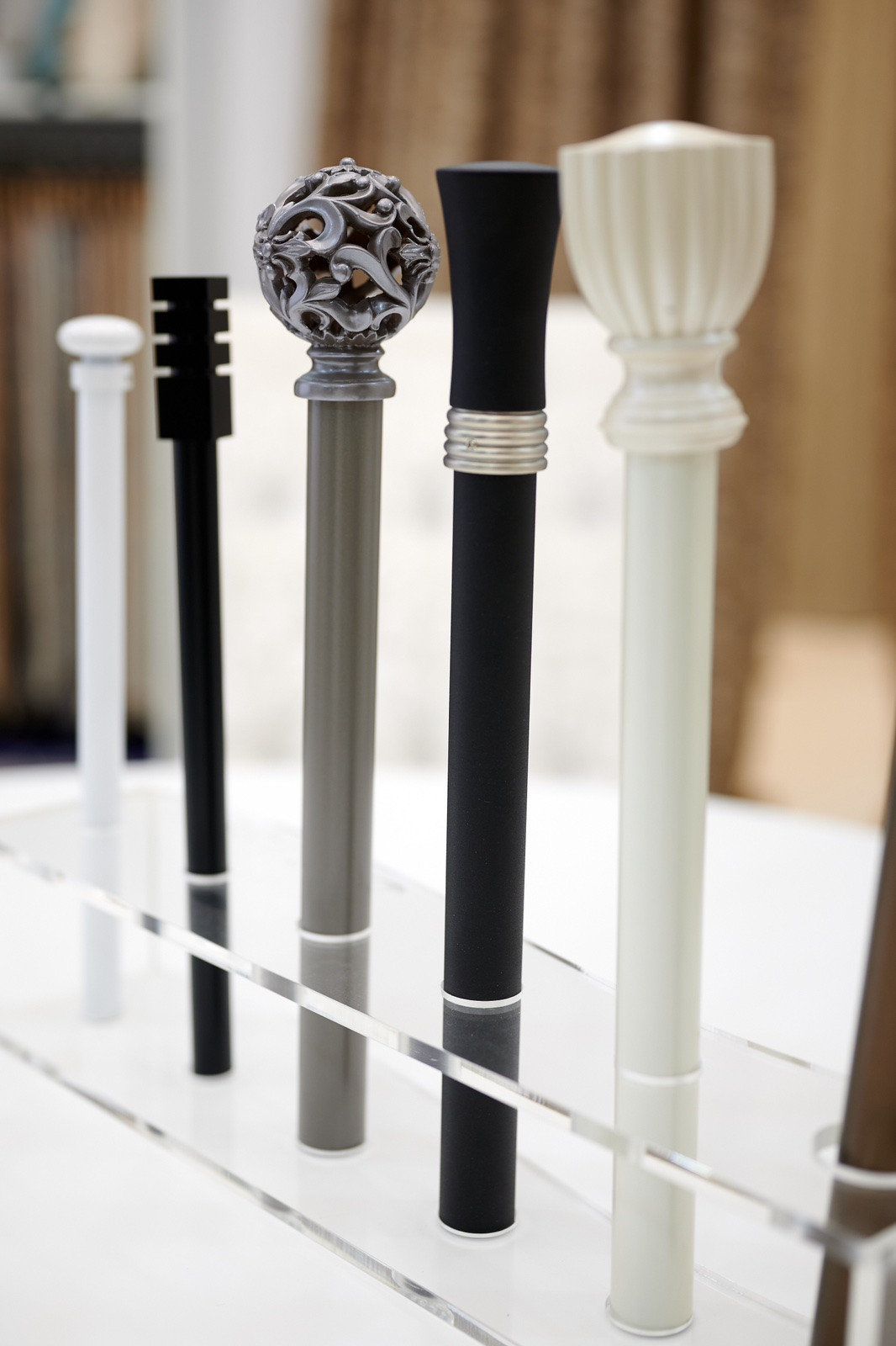 Шторы в итерьере салона