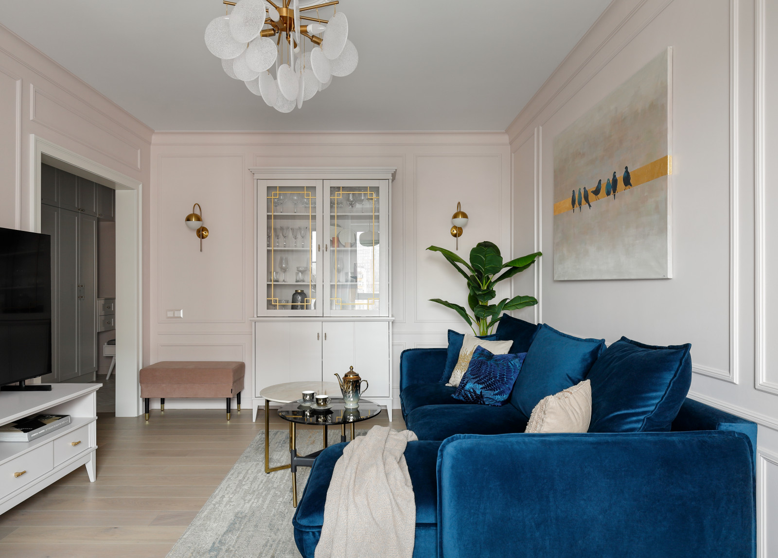 Houzz тур: Квартира с журавлями и экзотическими птицами