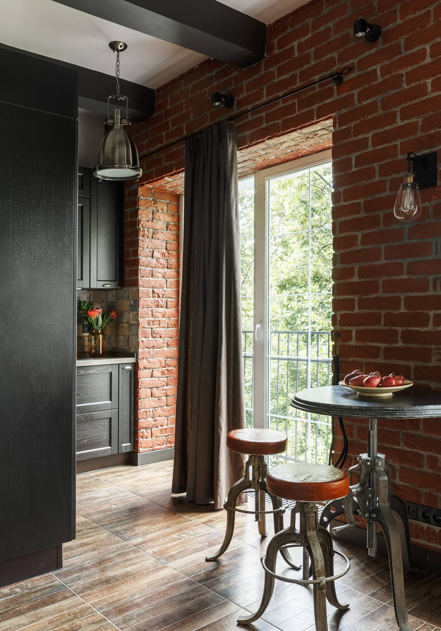 Houzz тур: Маленький женский... лофт на 30 кв.м