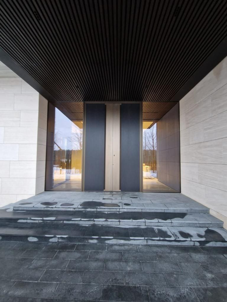 Облицовка двери из натурального шпона дуба