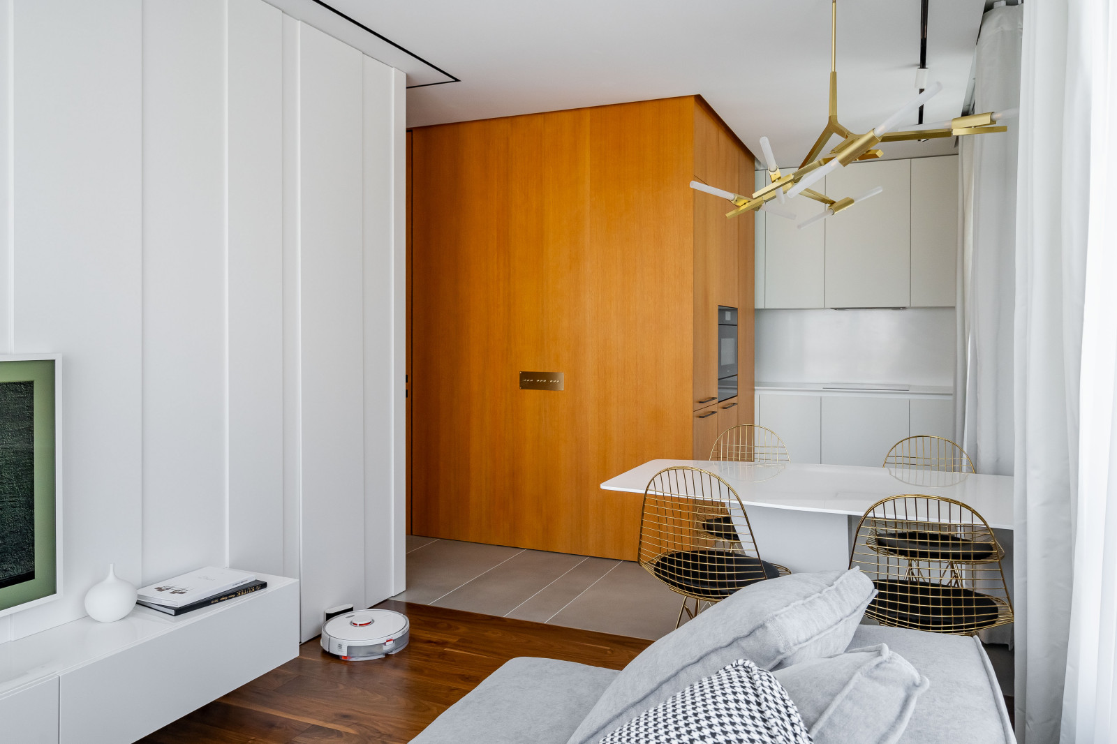 Шкаф, ТВ тумба, стеновые панели ЖК "Легенда Дальневосточный"