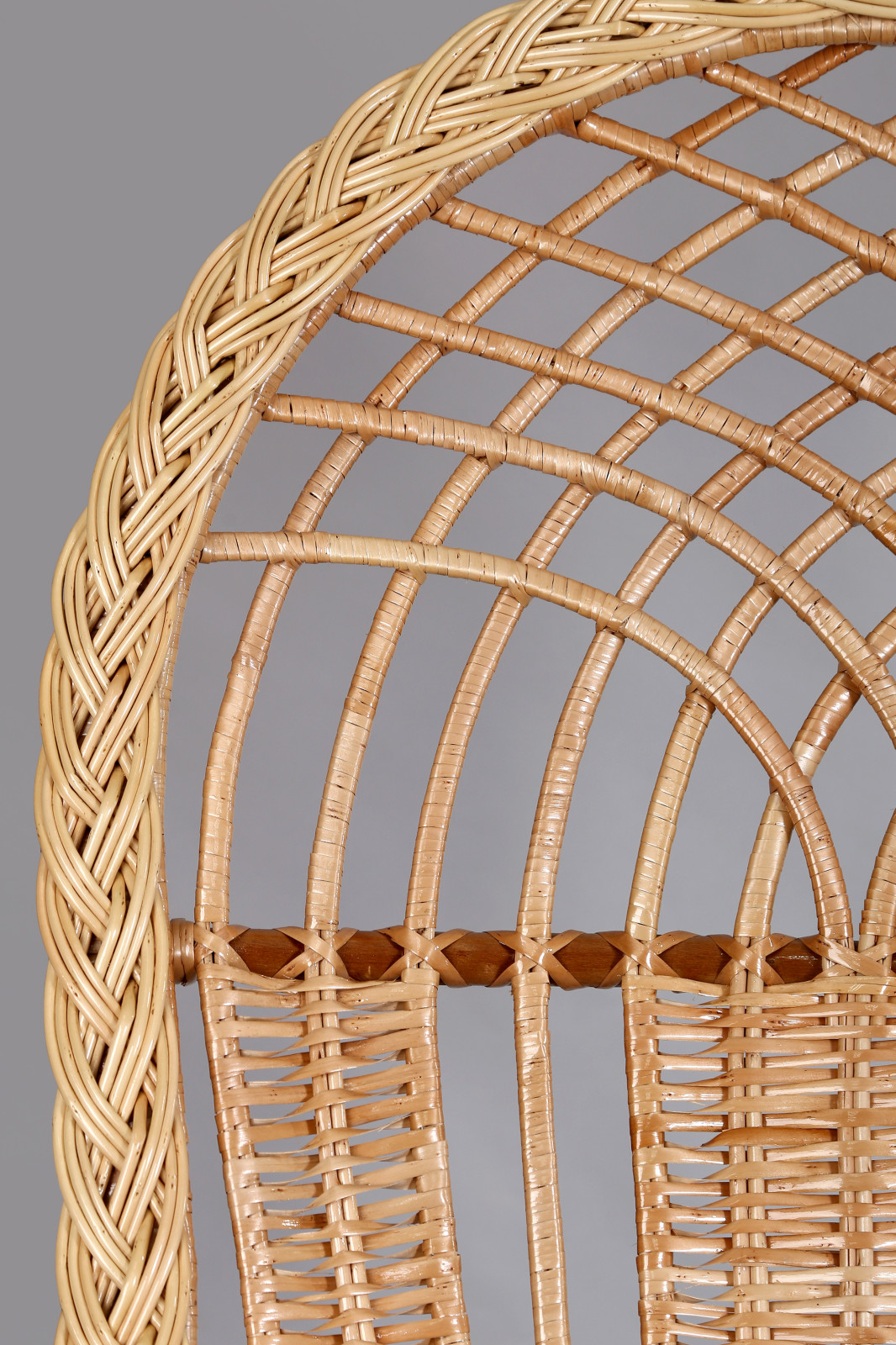 Гнуто-плетеная мебель