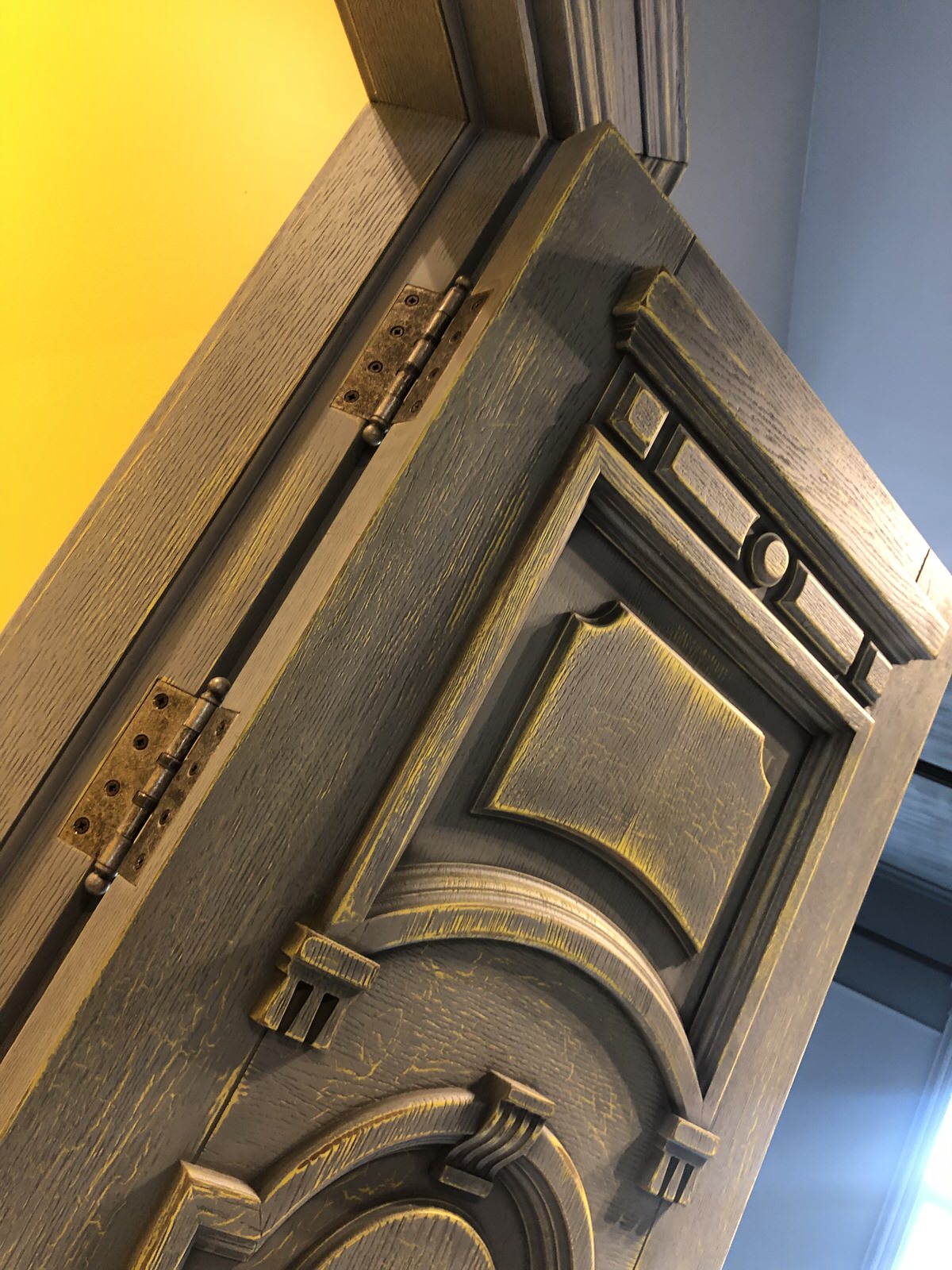 Историчсекие двери на Бронной