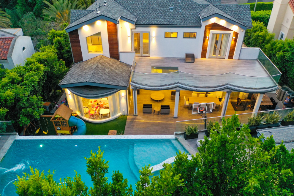 Беверли Хиллз - Лос Анджелес. Дом в современном стиле.