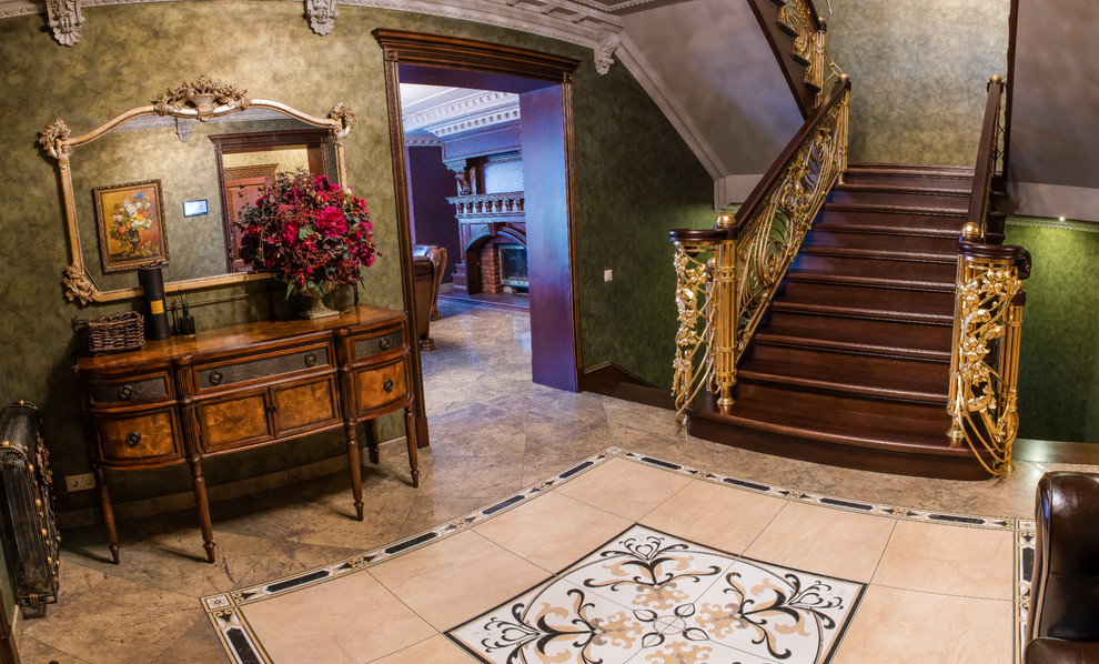 Холл первого этажа