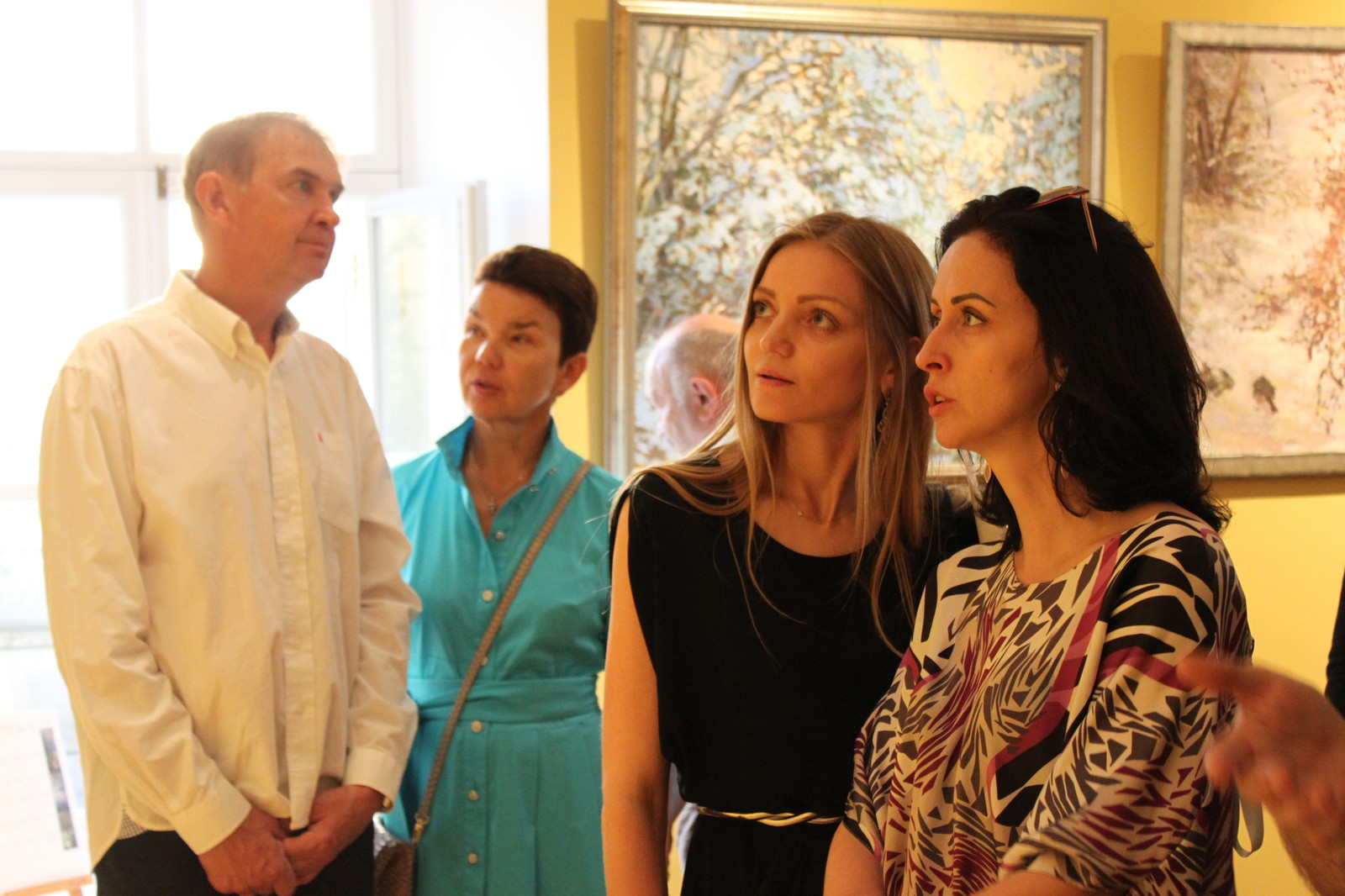 Выставка живописи "Подари мне сад ..."