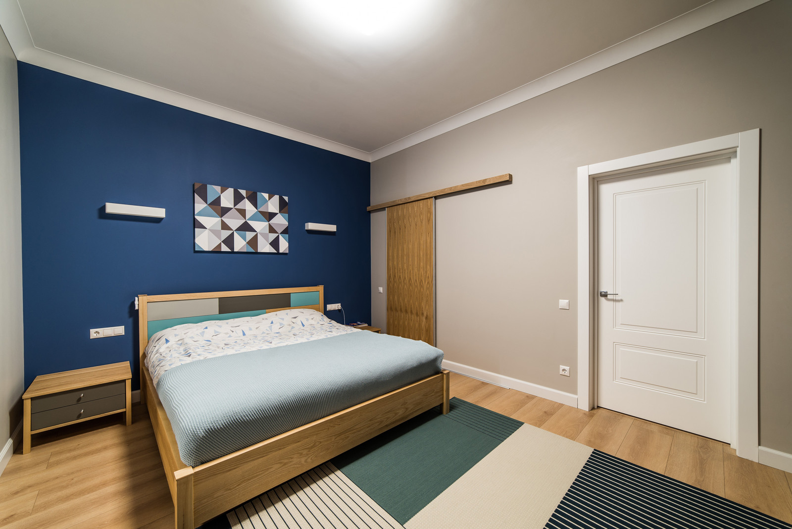 Спальня в современных материалах