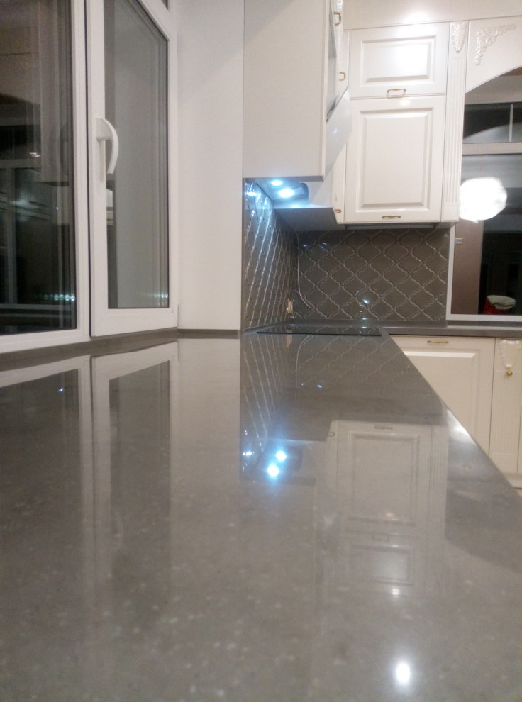 Кухня, столовая и гостиная