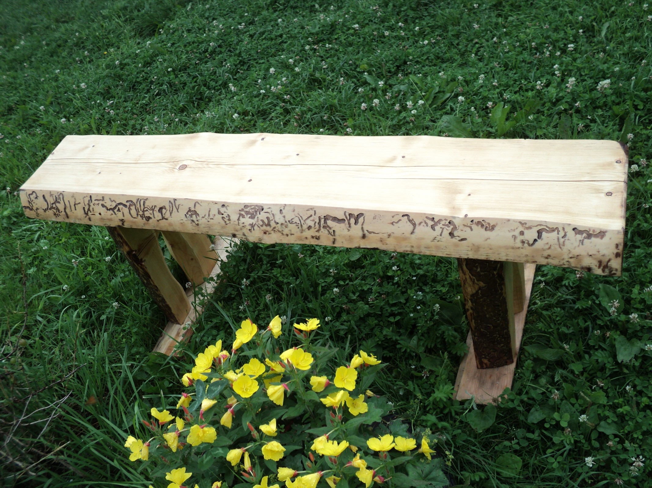 Скамейка деревянная