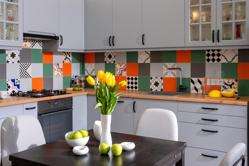 Яркий дом для молодой семьи