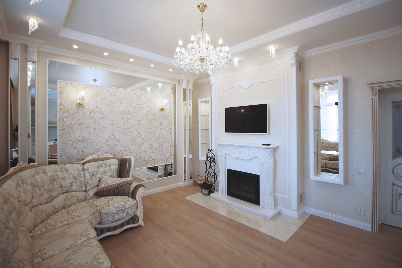 Двухэтажный дом "Светлая классика"