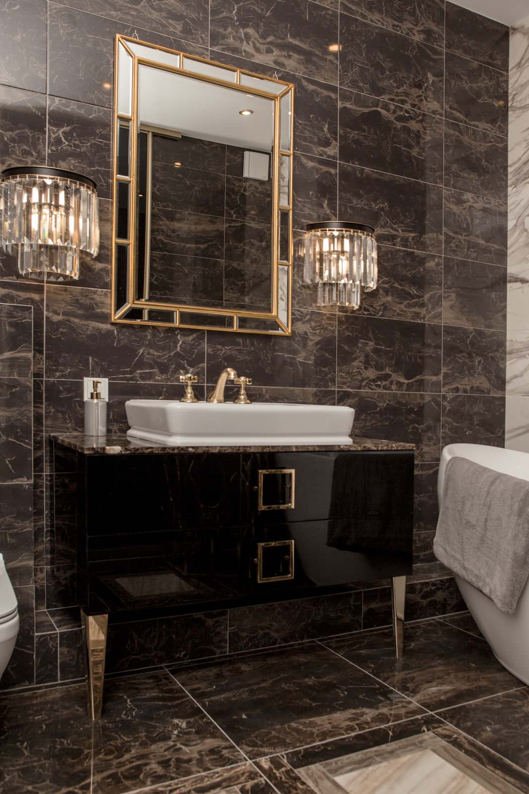 Помпезный Арт-деко в квартире на Нагатинской