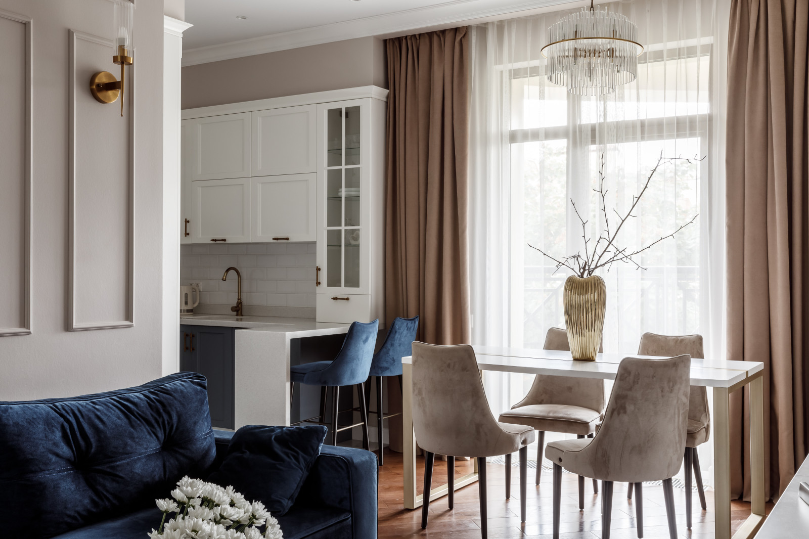 Квартира с синими акцентами