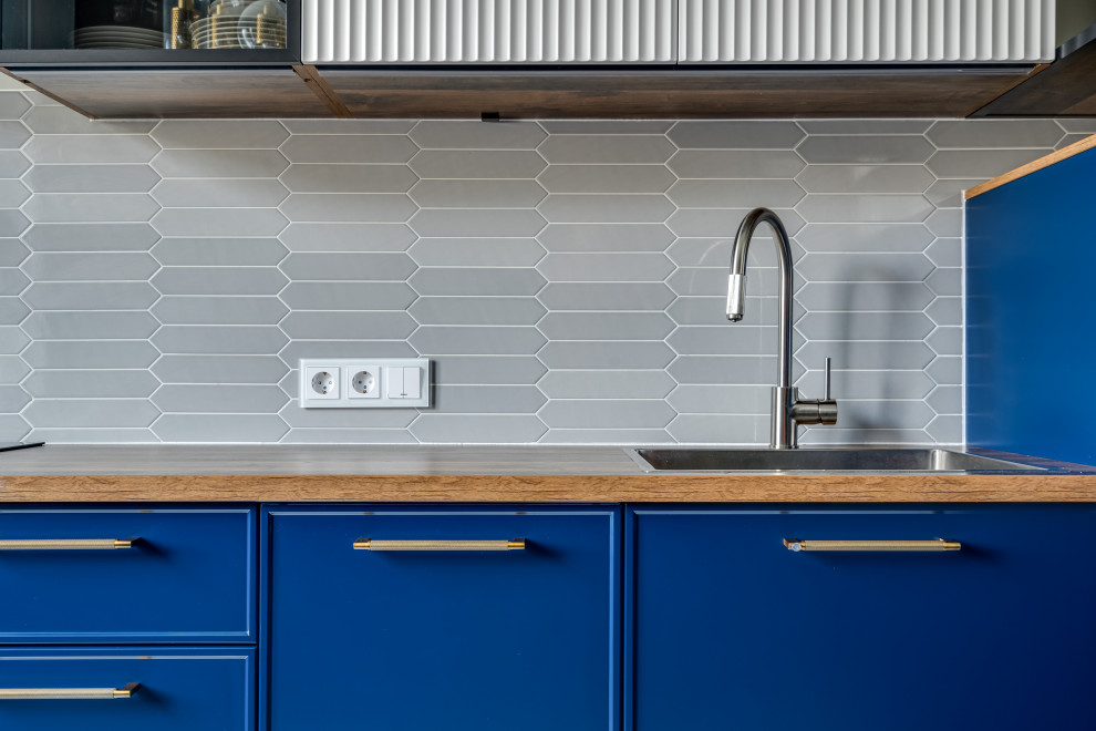 Современная синяя кухня