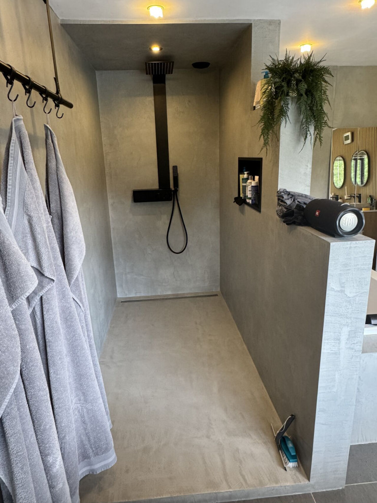 Современное решение для ванной: декоративная штукатурка под микроцемент