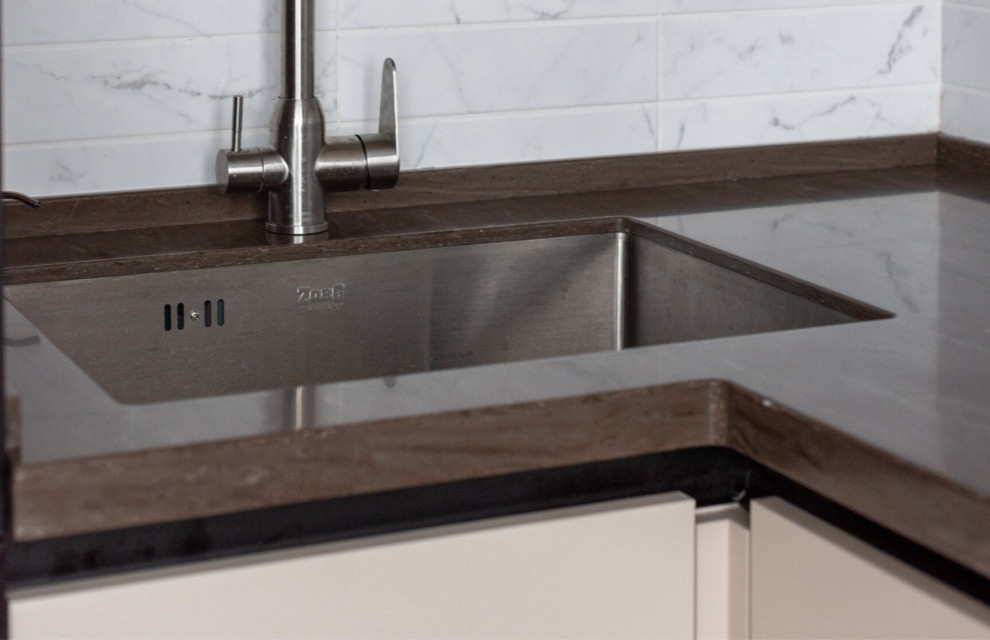 Кухня угловая в цвете Дуб Давос Трюфель и бежевый песок