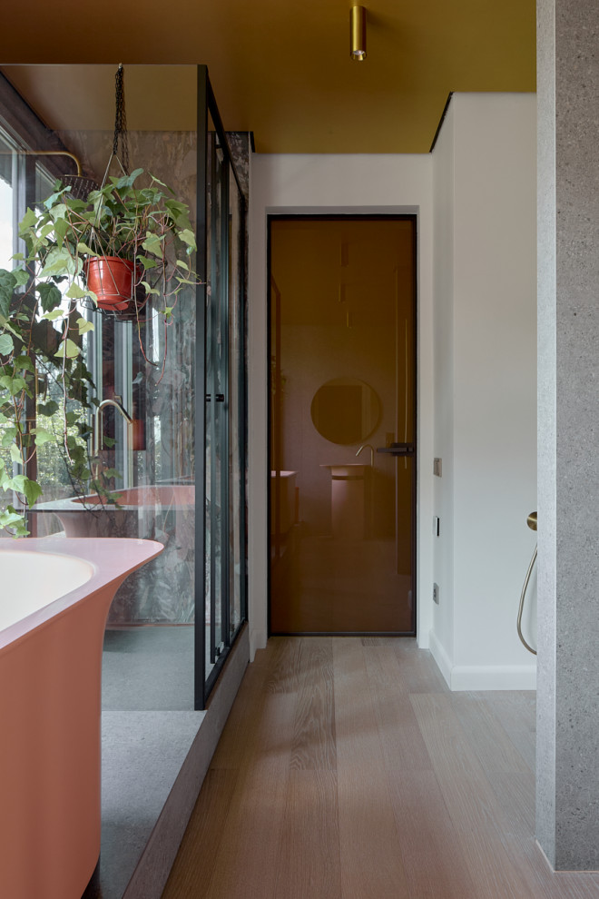 Мастер-спальня в розовом золоте