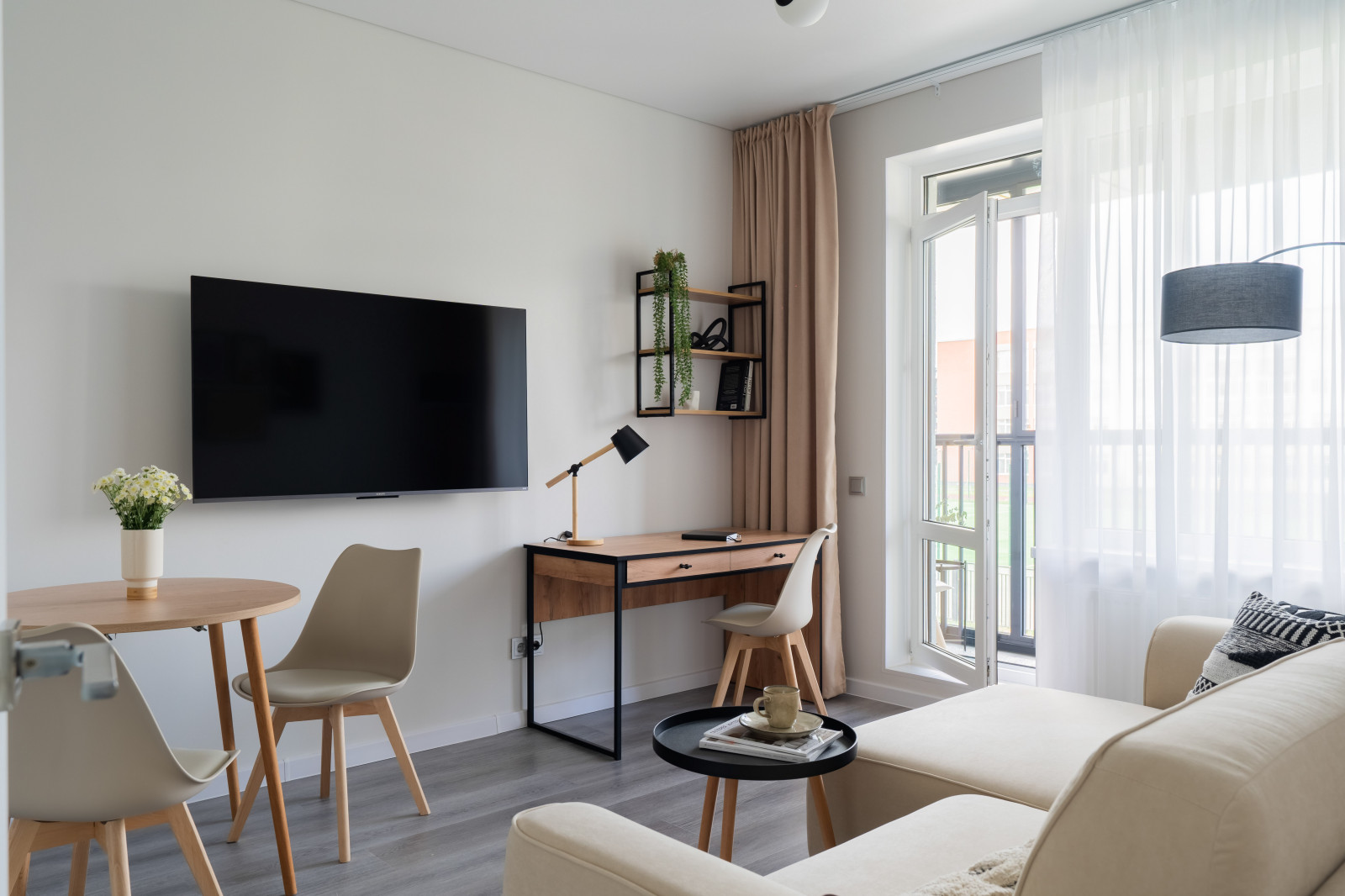 Парадный ансамбль, 2евро, 32м2