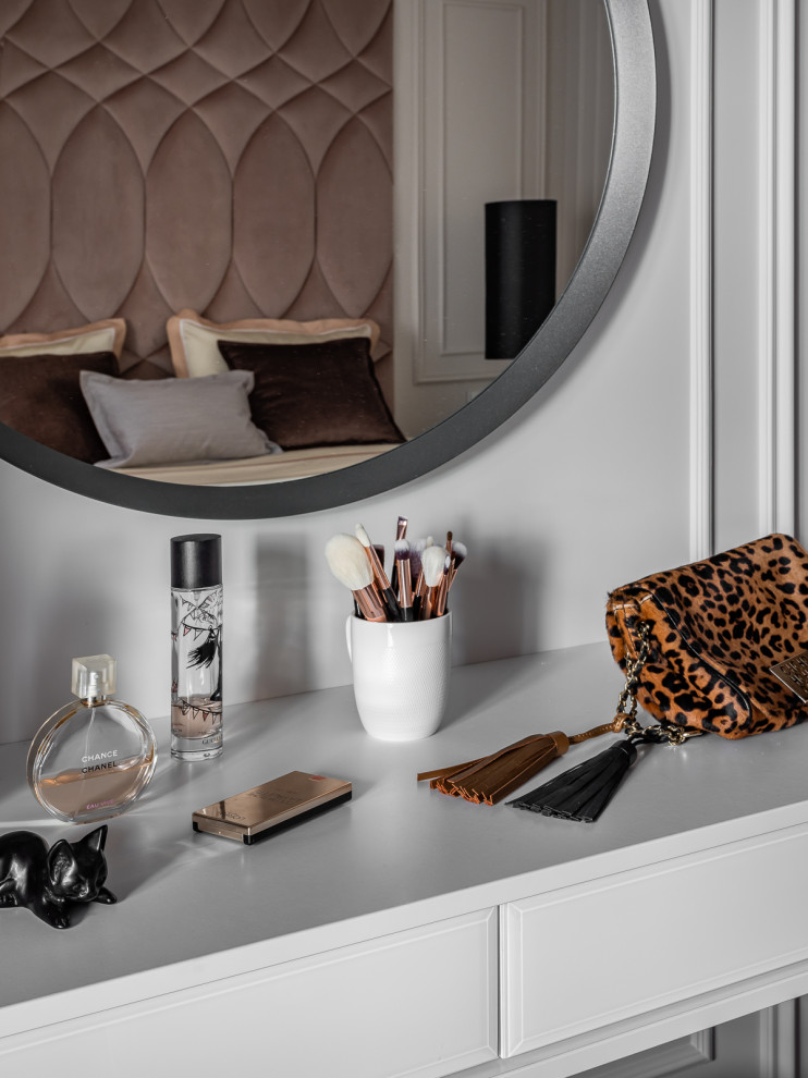 ЗОНА ТУАЛЕТНОГО СТОЛИКА В СПАЛЬНЕ