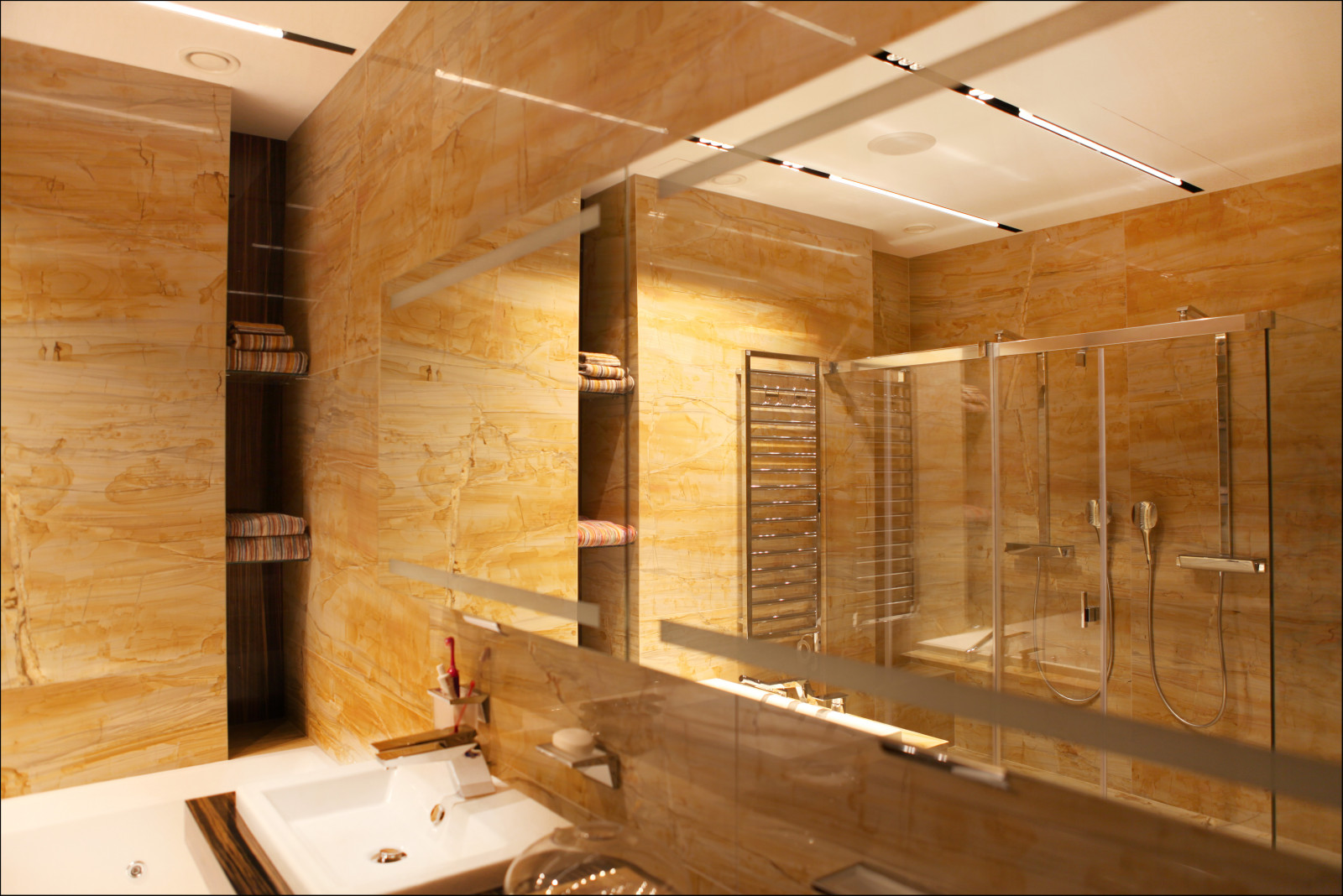 Желтый санузел Тиквуд