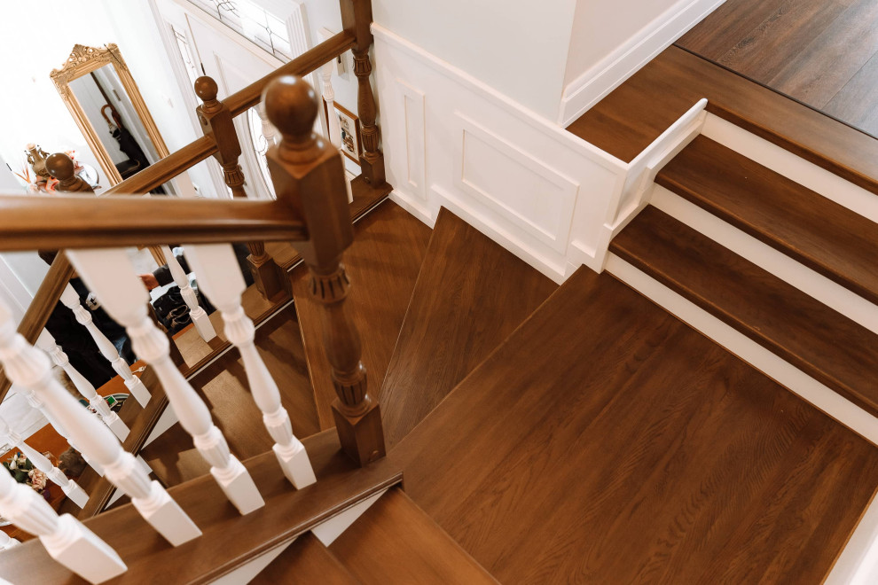 Проект 7 - Парадная дубовая лестница на второй этаж загородного дома