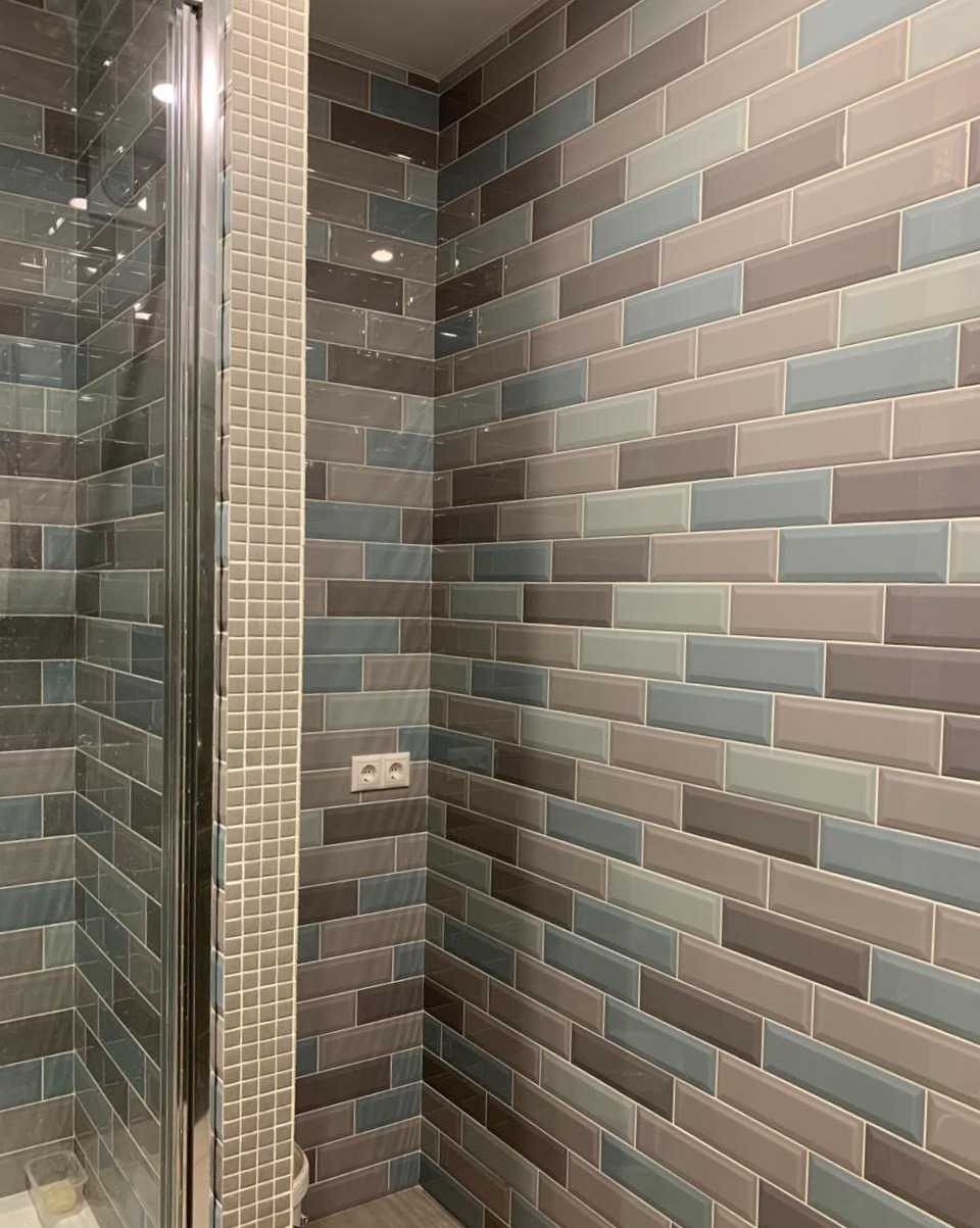 Двери в нишу ванной и в сантехнический шкаф для Анны