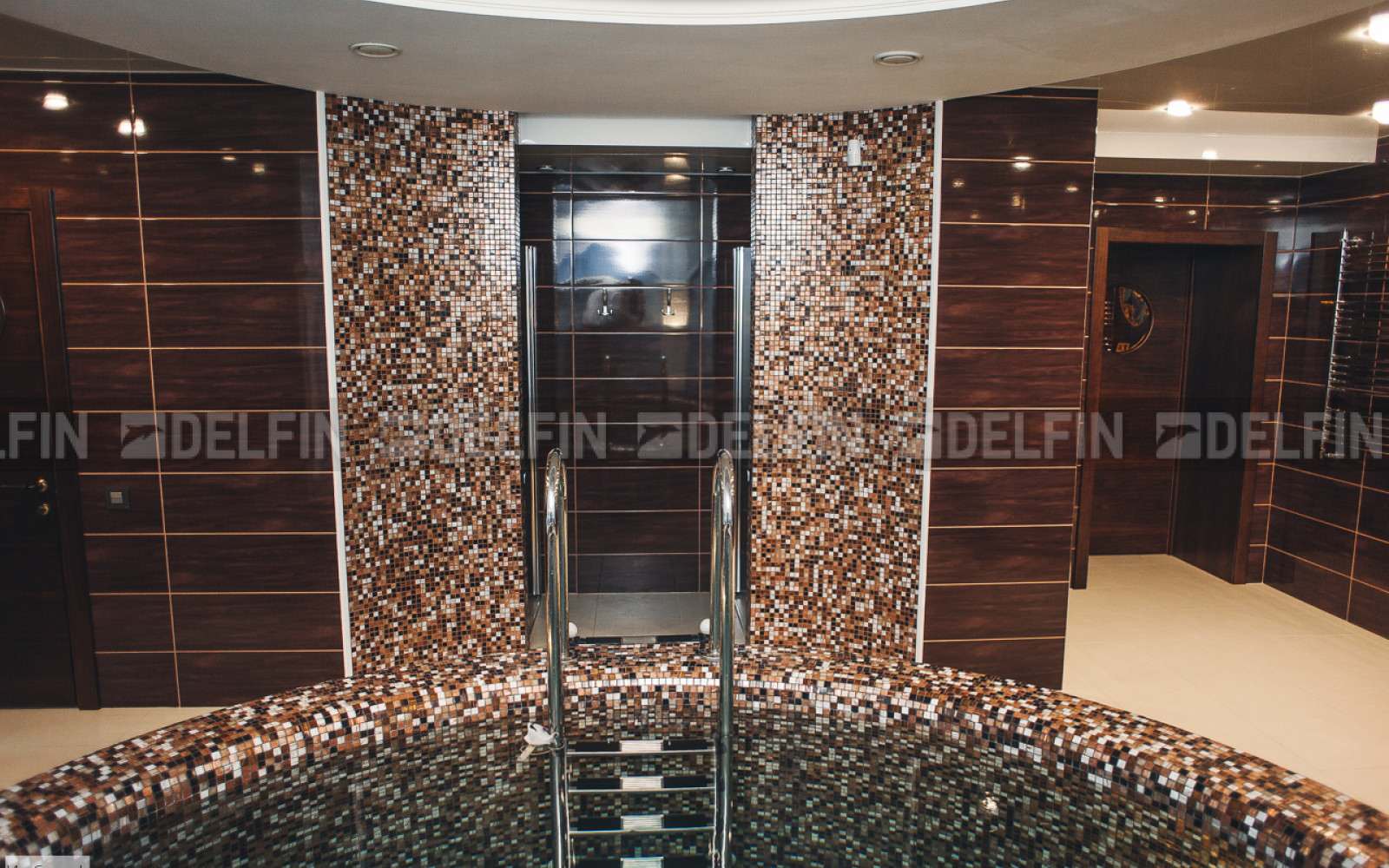 Круглый бассейн