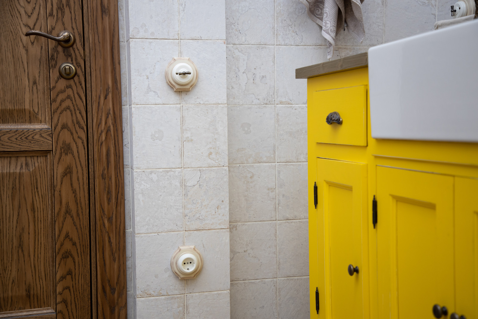 Загородный дом (внутренний монтаж ретро электрики)