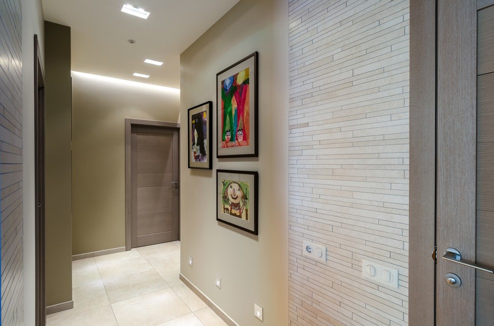 ВВЕРХ ПО ЛЕСТНИЦЕ