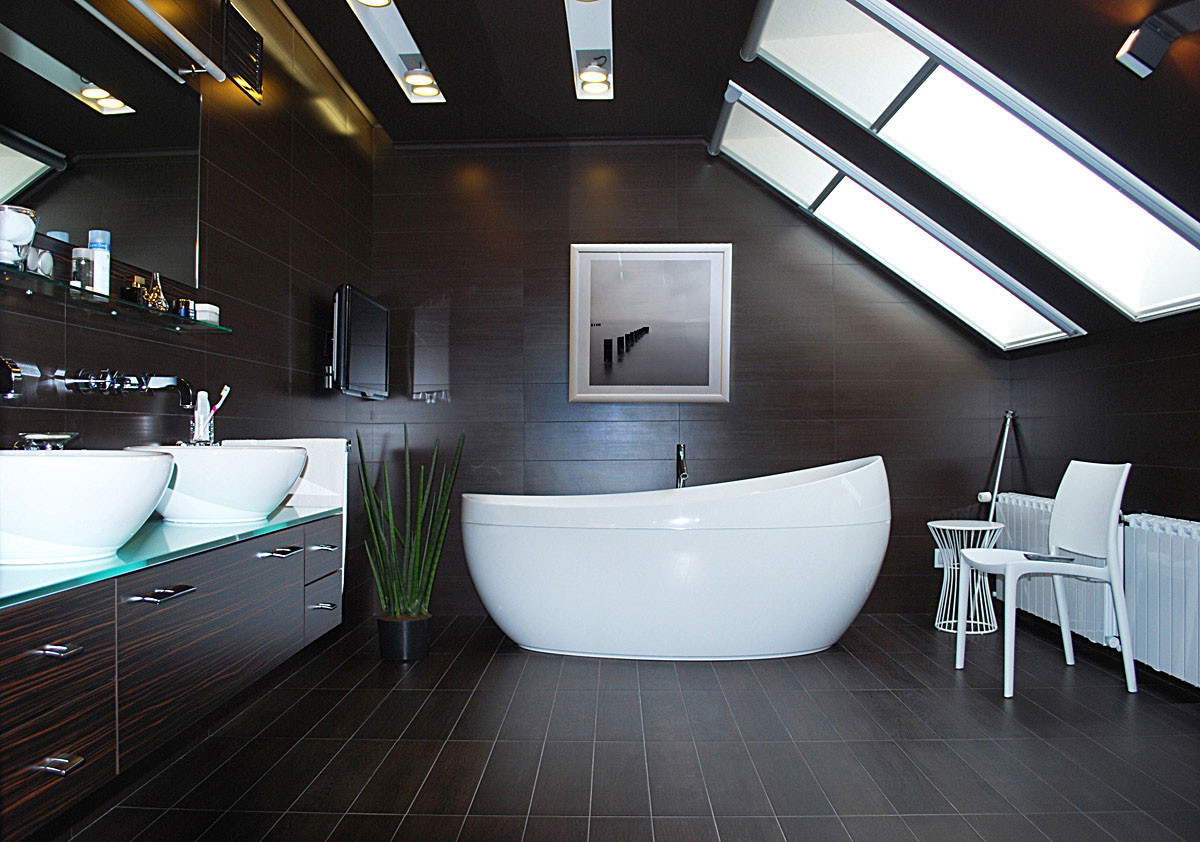 Деревянный коттедж " В зеркальном отражении"