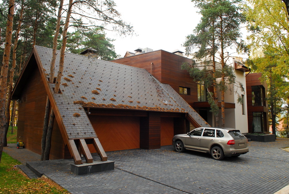 Дом в микрорайоне "Белая дача"