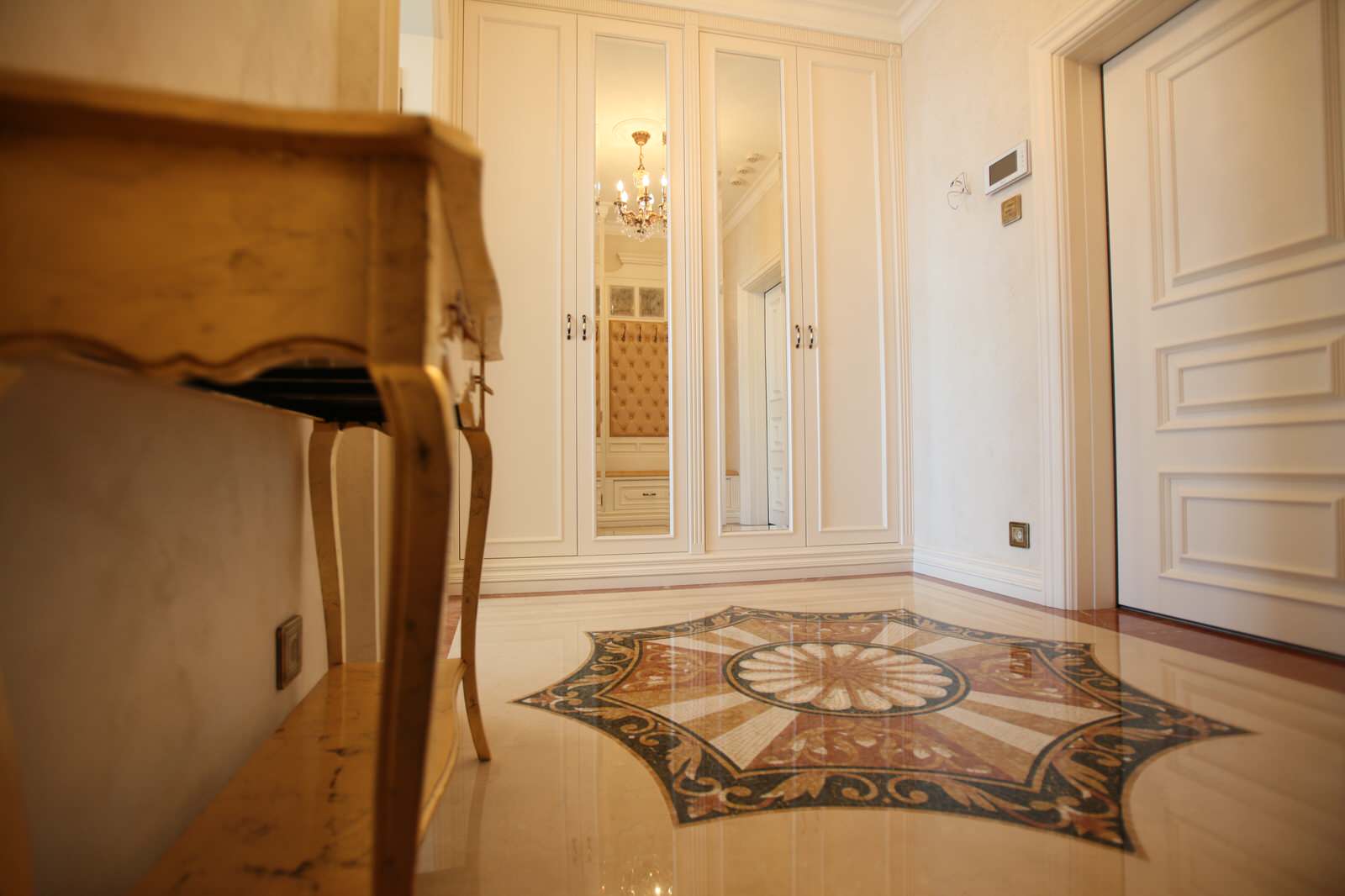 Мозаика в прихожей Господина Ф.